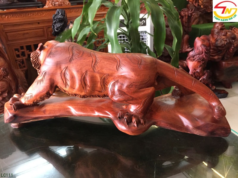 mãnh hổ bằng gỗ