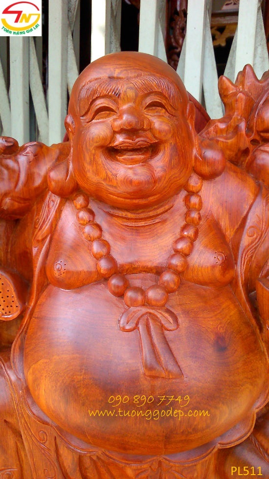 Phật Di Lặc gánh đào