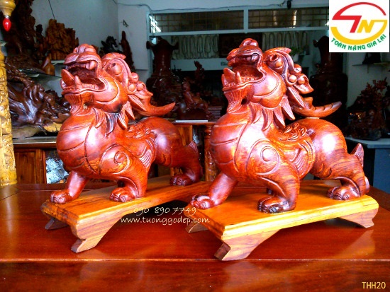 Tỳ hưu bằng gỗ hương