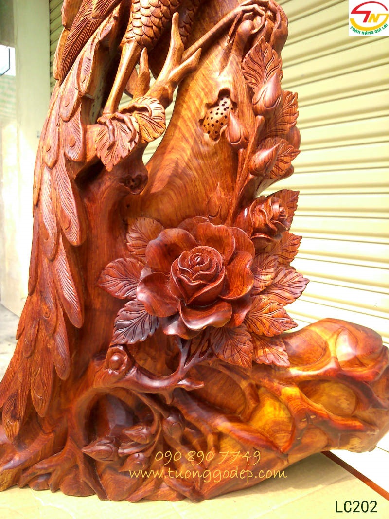 Chim Công gỗ hương