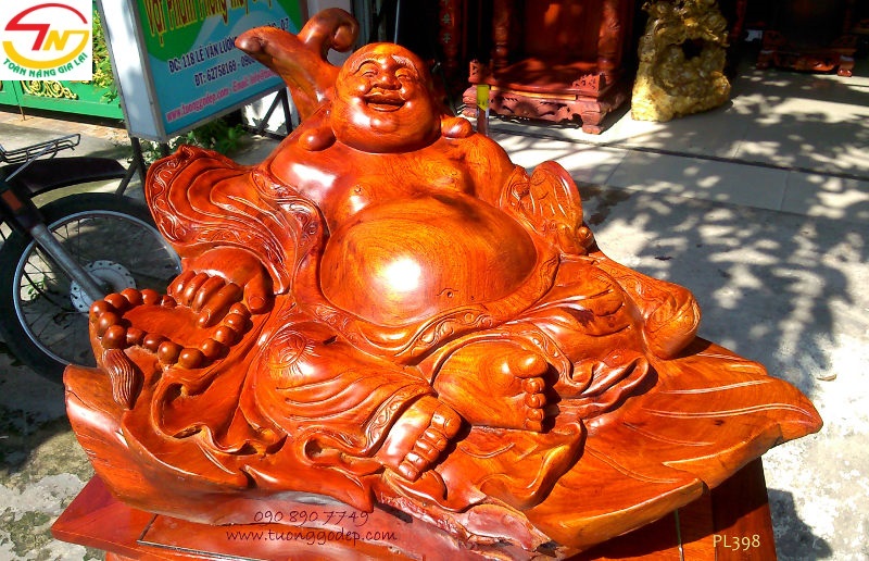 Phật Di Lặc ngồi lá đào