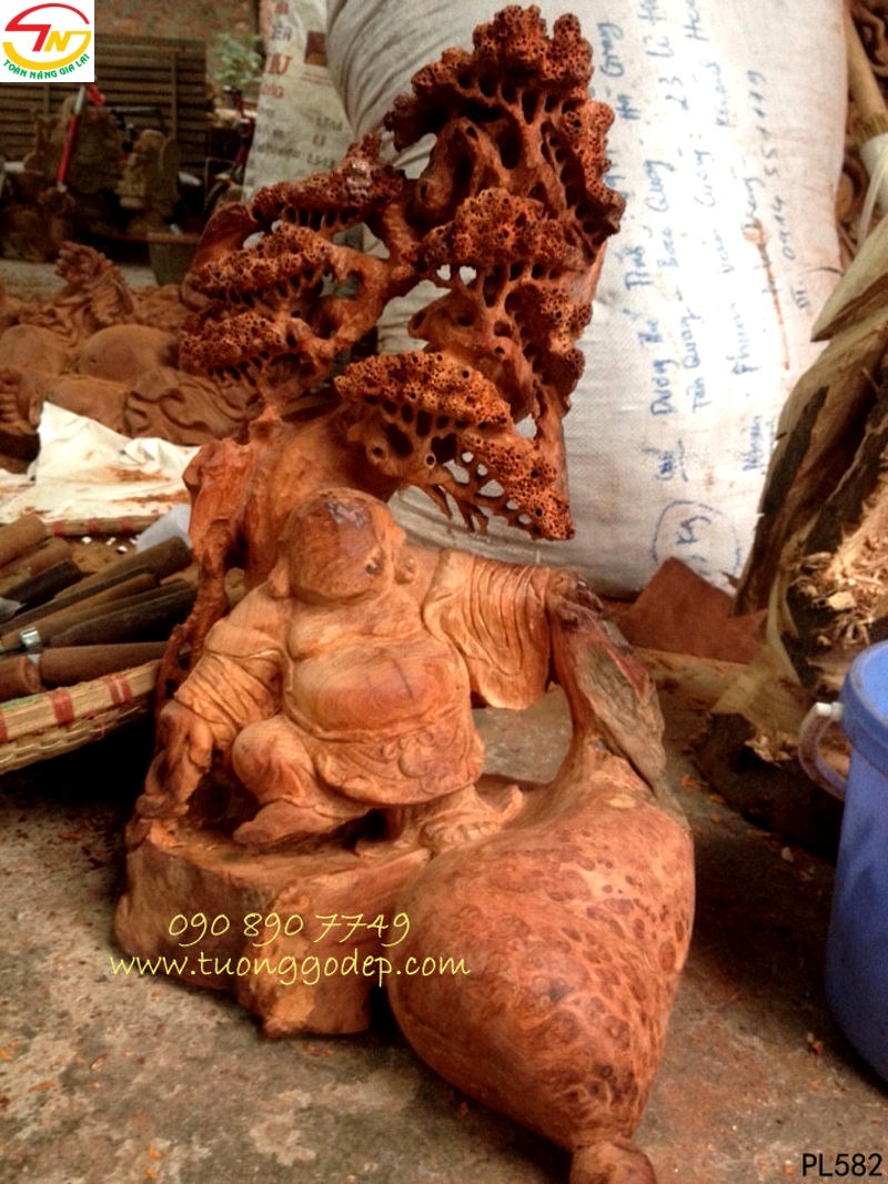 Phật Di Lặc gỗ nu hương