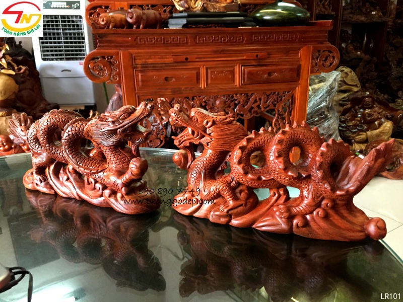 con rồng bằng gỗ