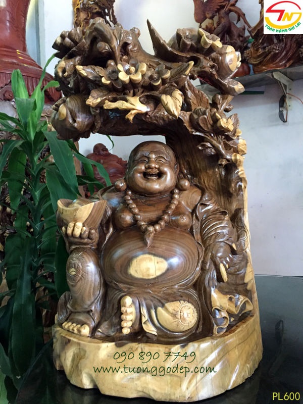 Tượng Phật Di Lặc gỗ đổi màu