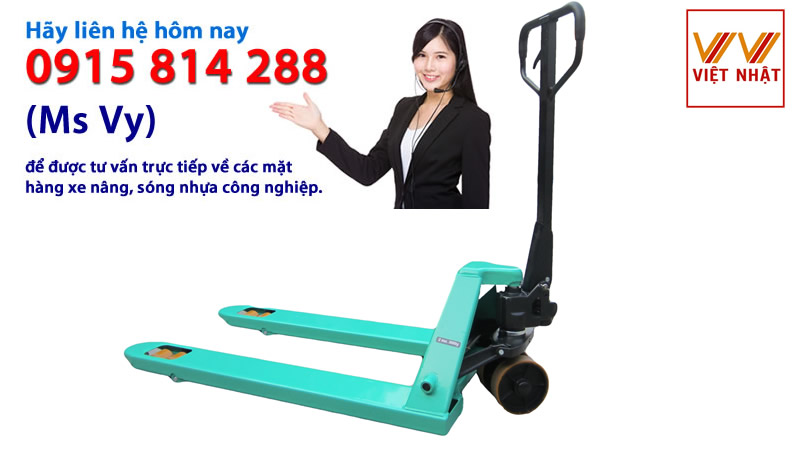 gia-xe-nang-tay-2500kg-bao-nhieu