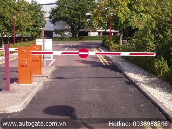 Barrier FAAC - Ý, cần 4m (620 STANDARD)