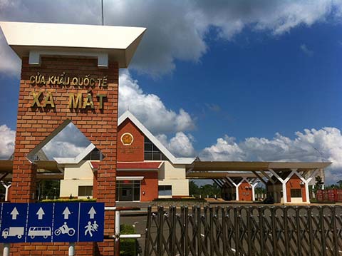 Lắp đặt camera quan sát ở cửa khẩu biên giới Tây Ninh