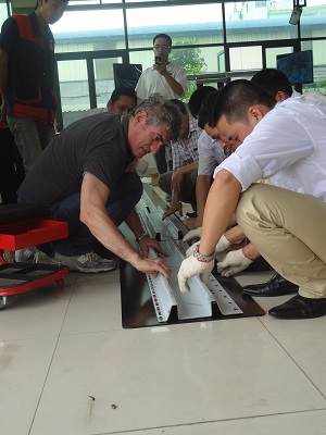 Chuyên gia Corghi chuyển giao công nghệ ở Tân Phát