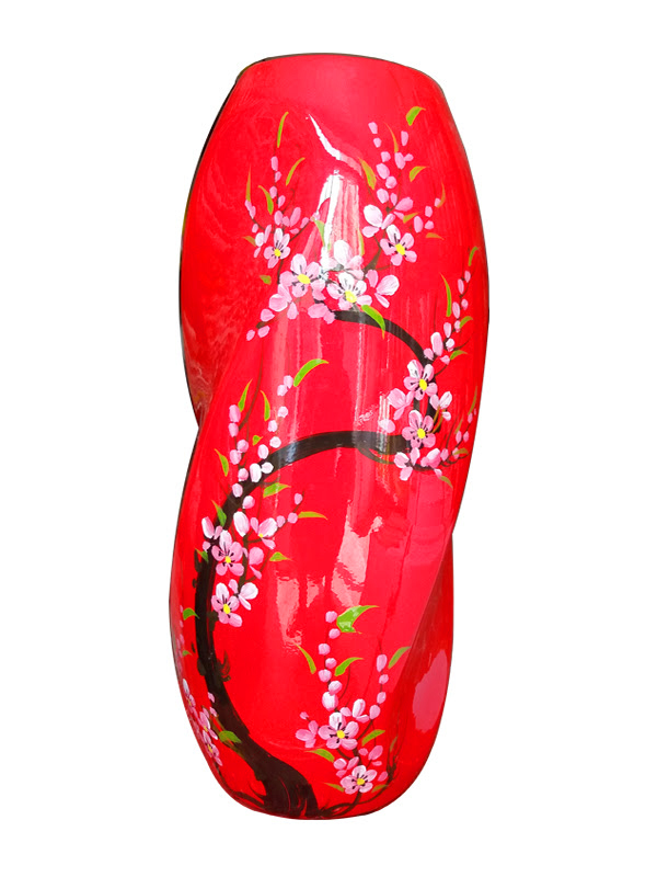 Bình trang trí sơn mài vẽ cành đào xuân đỏ