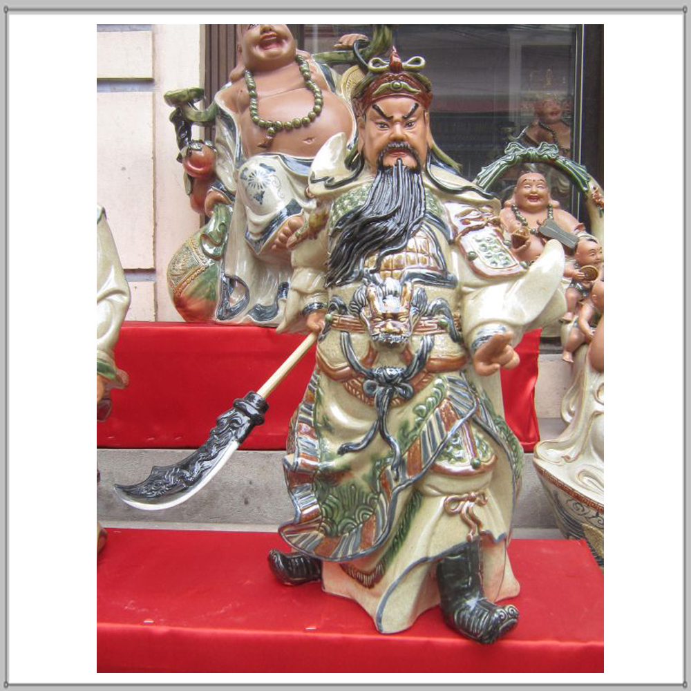 Tượng gốm sứ Quan Vũ cao 46 cm