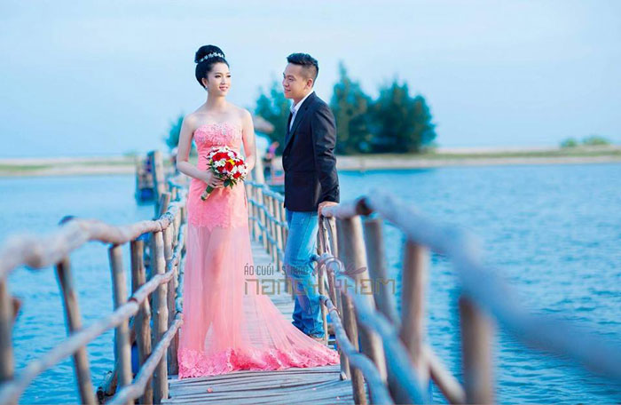 Hồ Cốc thiên đường ảnh cưới cho các đôi uyên ương