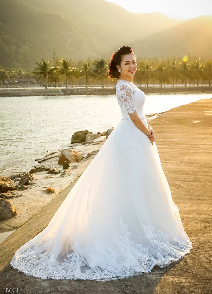 Bộ sưu tập váy cưới trắng tinh khôi cho cô dâu ngày cưới