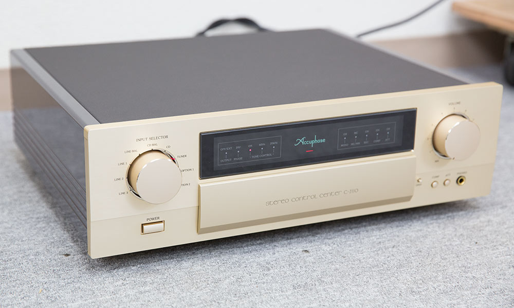 Giới thiệu Pre Pow Accuphase C2110