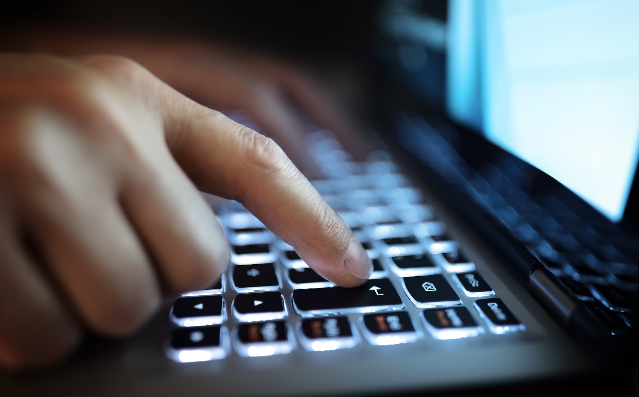 Tìm bật bluetooth trên cả hai thiết bị