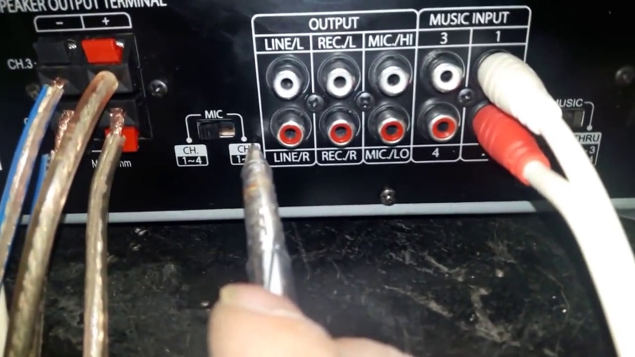 Do bị ảnh hưởng của từ trường