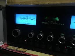 hệ thống các nút chỉnh chức năng của Ampli