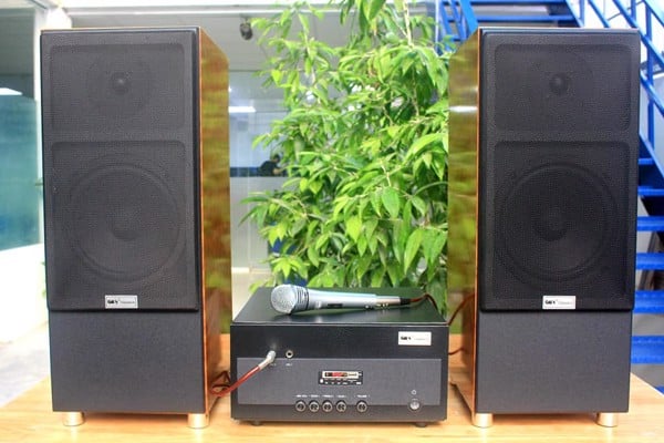 Hướng dẫn chi tiết cách kết nối micro không dây với loa kéo
