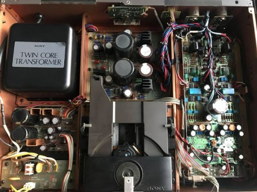 Khám phá thiết kế ấn tượng đầu CD Sony CDP 777ESA