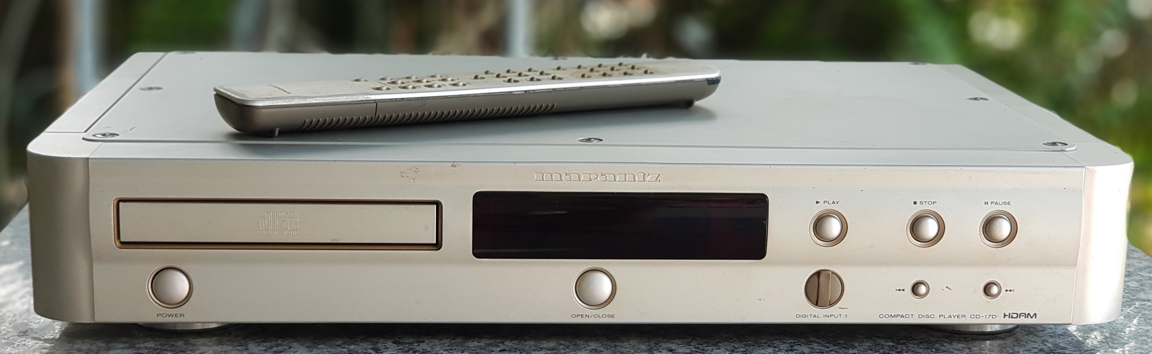 Vì sao nên chọn lựa đầu CD để nghe nhạc vàng?