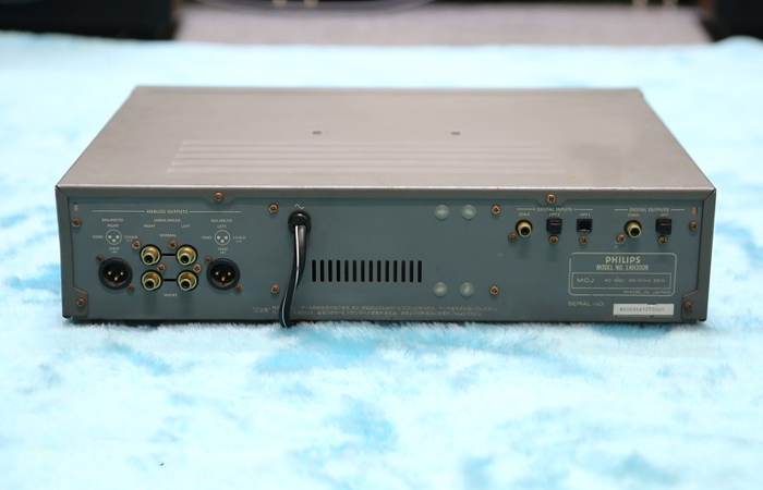 Công nghệ được trang bị trên đầu CD Philips LHH 300R