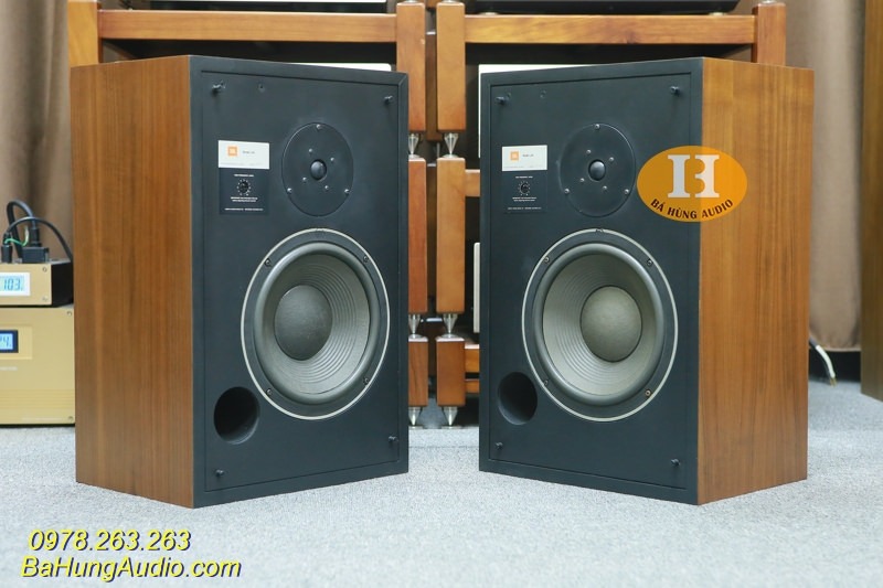 loa JBL L40