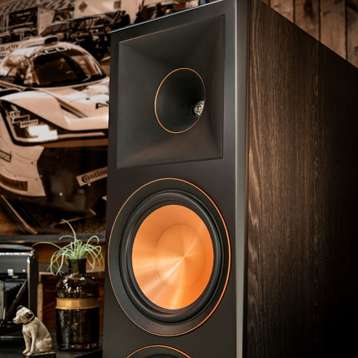 Kiểu dáng loa Klipsch RP-6000F đẹp, sang trọng 