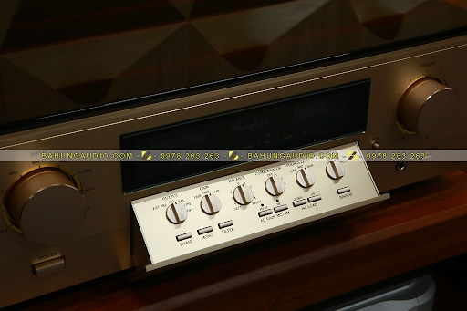 Pre Amplifier Accuphase C-2900_