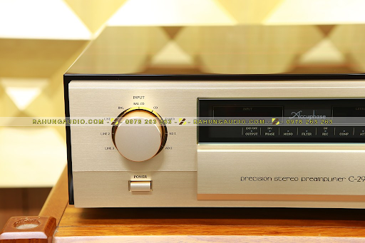 Pre Amplifier Accuphase C-2900