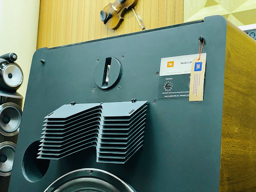 Chi Tiết Về Công Nghệ Âm Thanh của Loa JBL L300