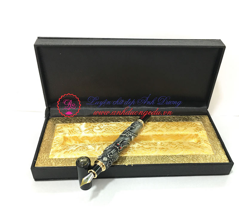 chon-but-cho-be-luyen-viet-chu-dep-tuong-de-ma-lai-kho-2