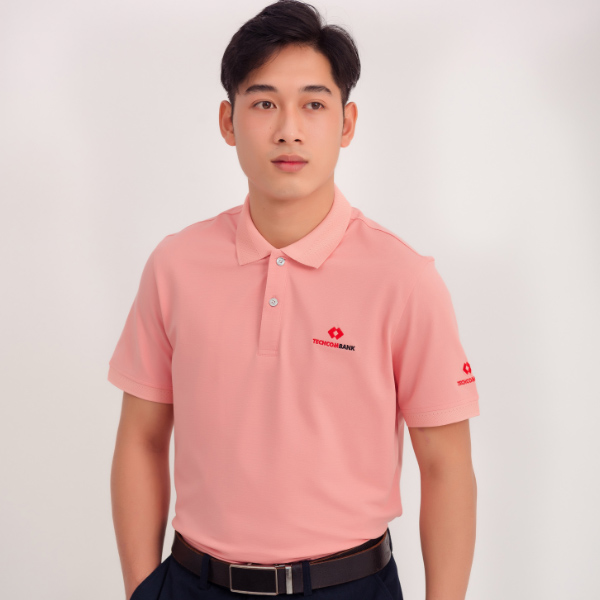 áo phông màu hồng công ty