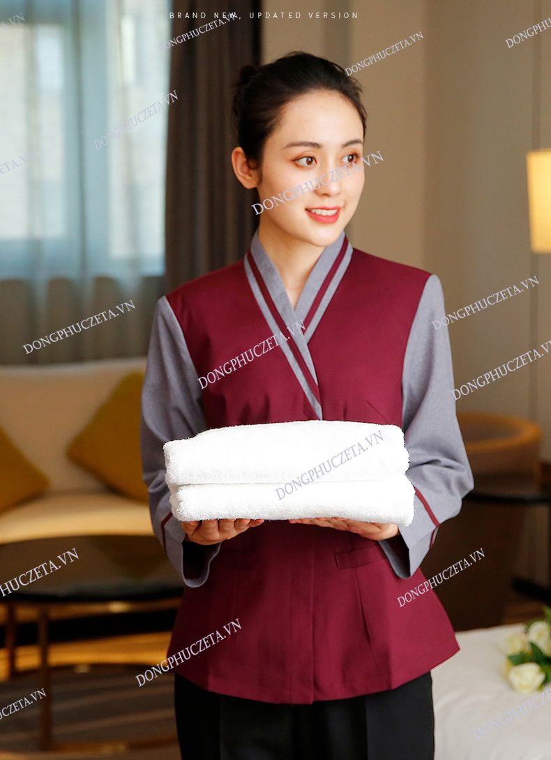đồng phục buồng phòng màu đỏ đô