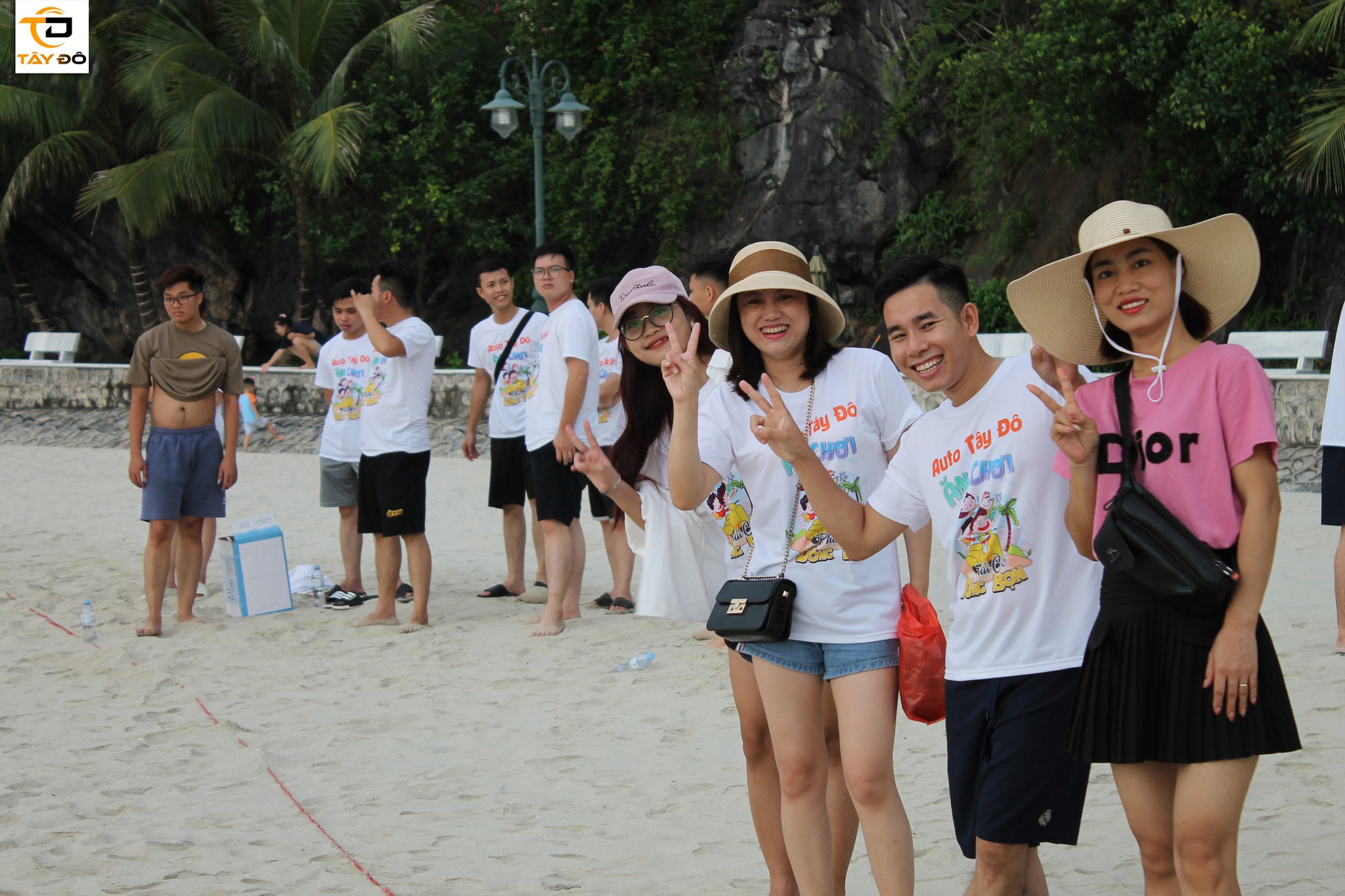 may áo đồng phục tây đô