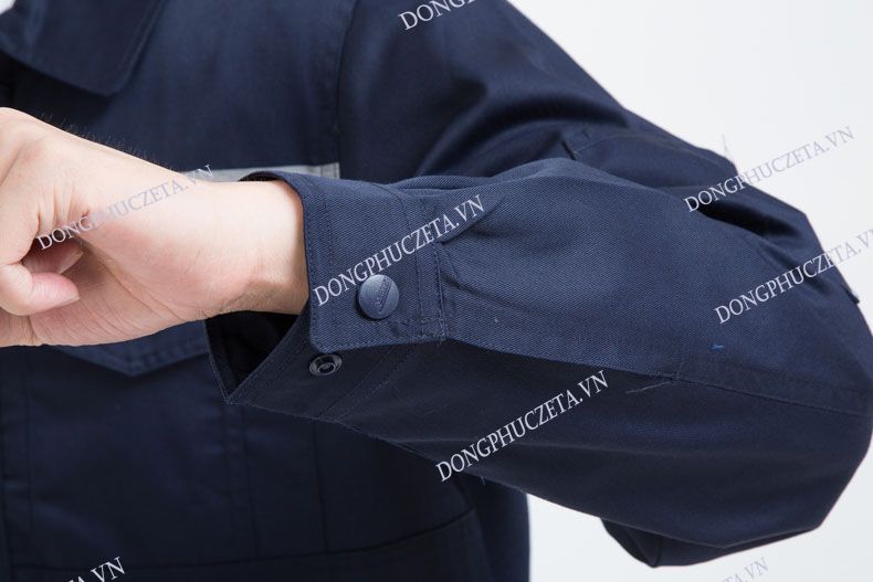 chi tiết tay áo đồng phục kỹ thuật