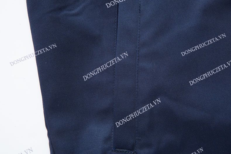 chi tiết túi quần áo đồng phục kỹ thuật
