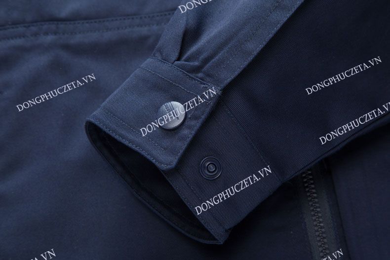 chi tiết tay quần áo đồng phục kỹ thuật