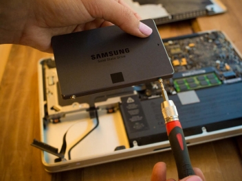 thay-o-ssd-cho-macbook-pro