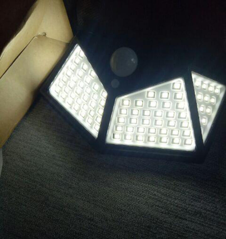 den-led-nang-luong-mat-troi-cam-bien-hong-ngoai-29