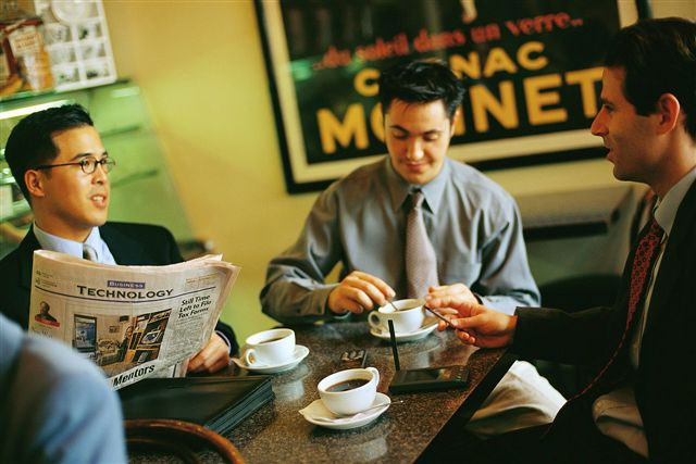 UỐNG BAO NHIÊU TÁCH CÀ PHÊ MỘT NGÀY LÀ ĐỦ?