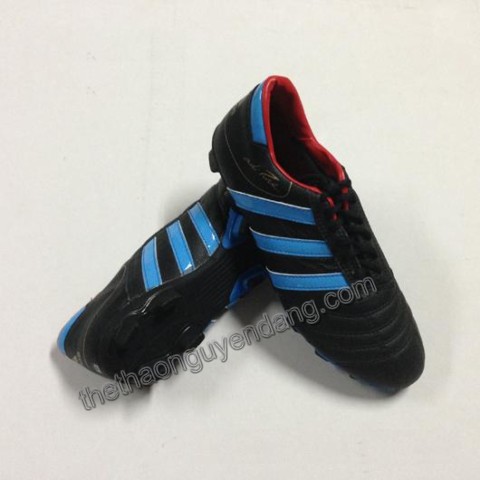 giay_da_bong_adidas_classic