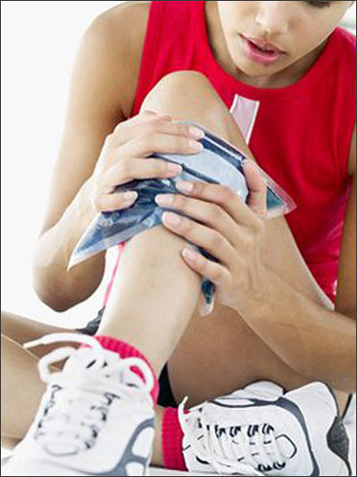 chon-giay-the-thao-sai-anh-huong-den-xuong-khop