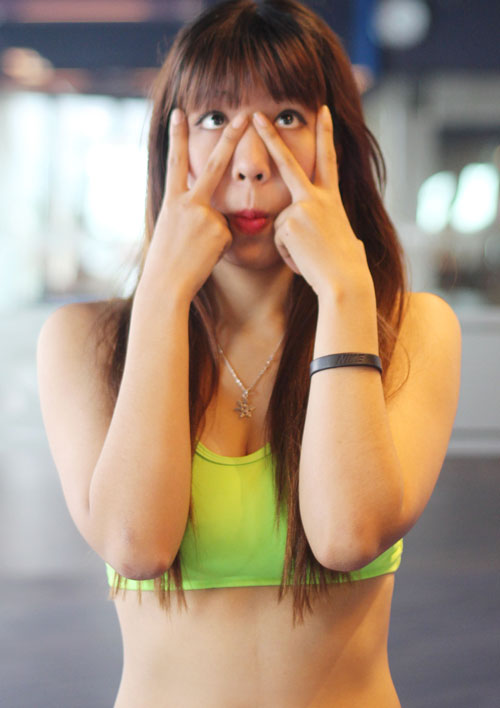 Động tác yoga cho khuôn mặt không tuổi