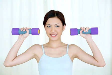 Dùng tạ quá nhẹ