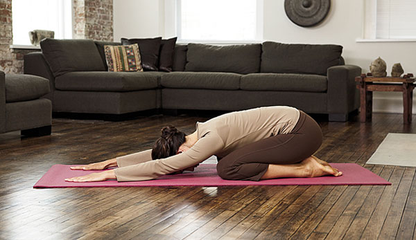 Động tác yoga loại bỏ stress