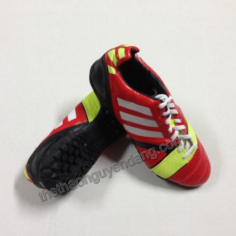 Giày đá bóng Adidas Nitrocharge