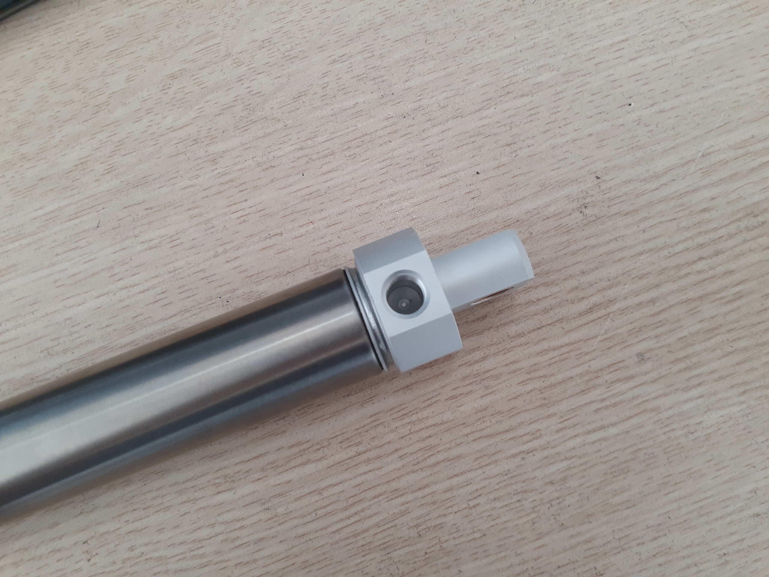 Xy lanh khí CDM2E25-300Z hãng SMC