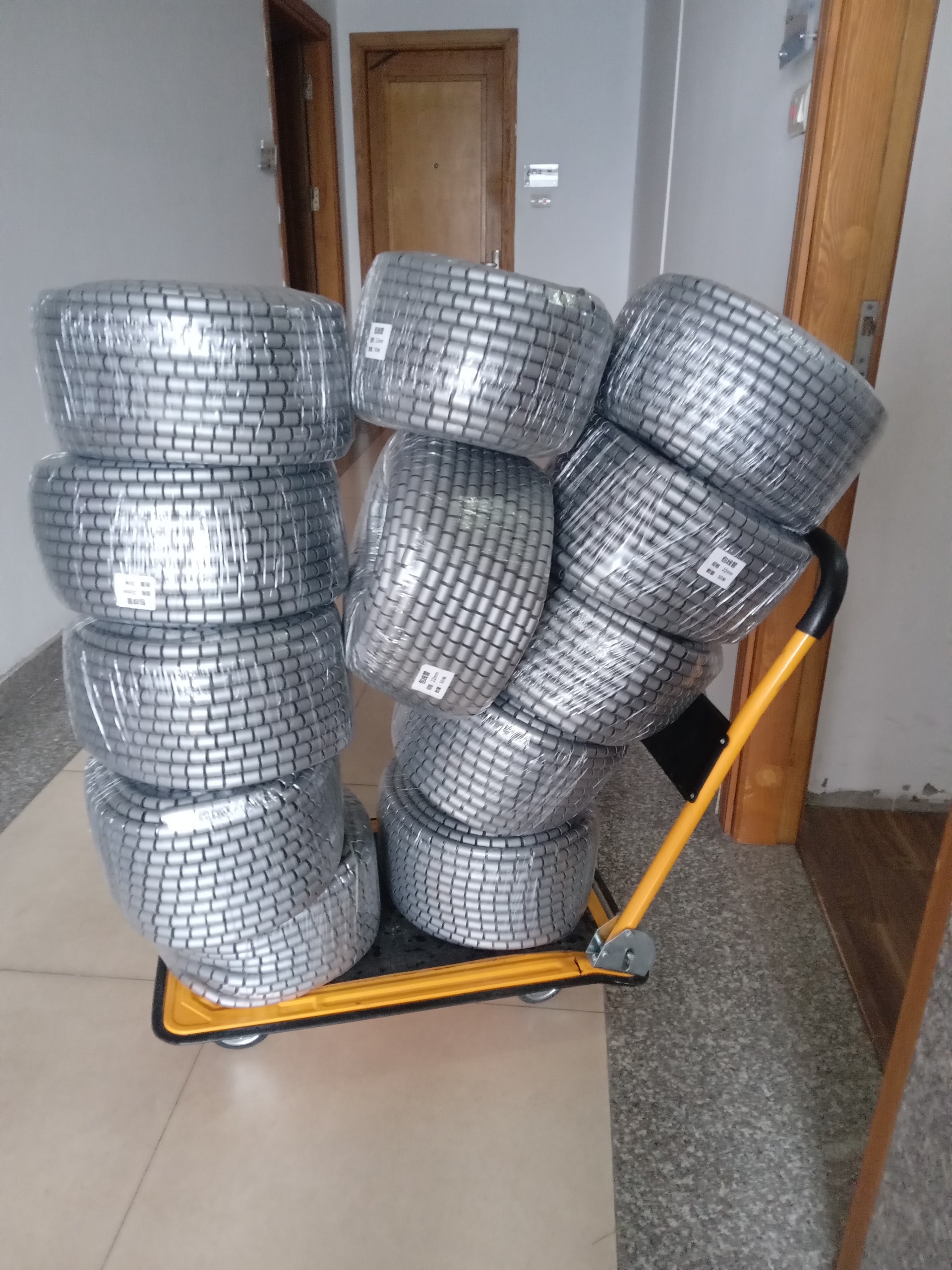 Ống nhựa Xoắn Quấn Gọn Dây Cáp, Làm Gọn Dây Điện, Dây ruột gà, ống ruột gà