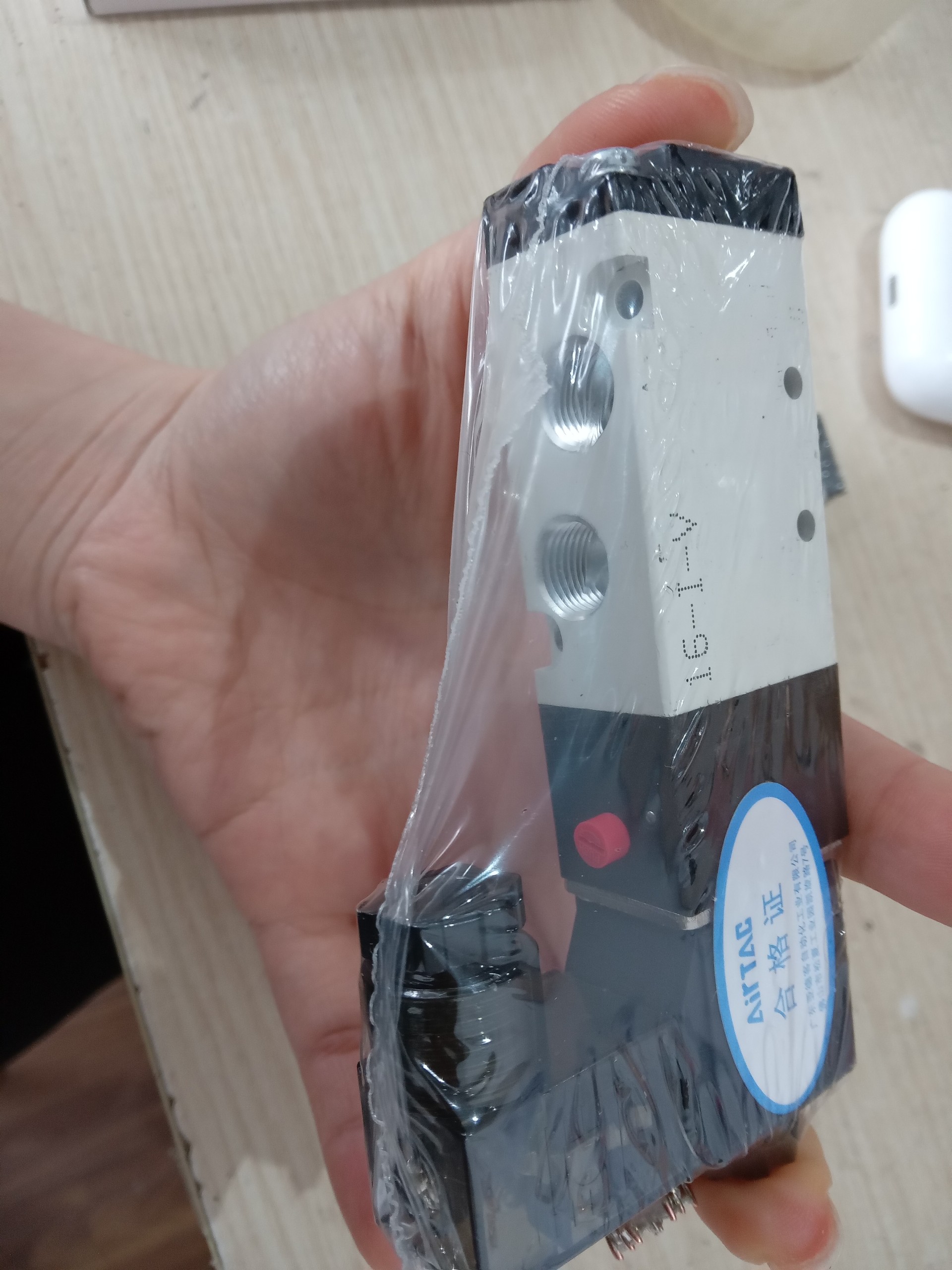 van khí nén DC24V Airtac, van khí nén DC220V Airtac, 4V110-06 solenoid valve, Airtac solenoid valve 4V110-06