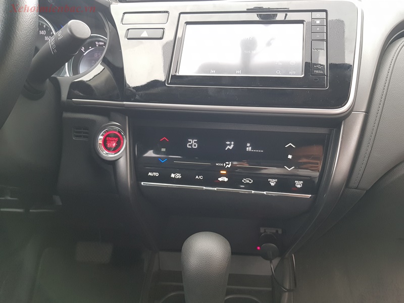 Honda City trang bị màn hình DVD và chìa khóa thông minh