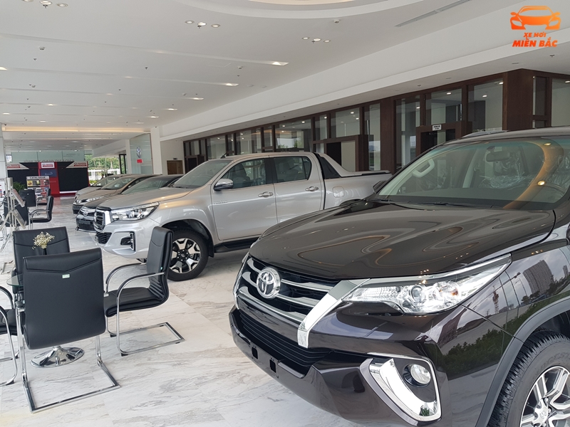 Phong phú mẫu xe trưng bày tại showroom toyota thái hòa từ liêm